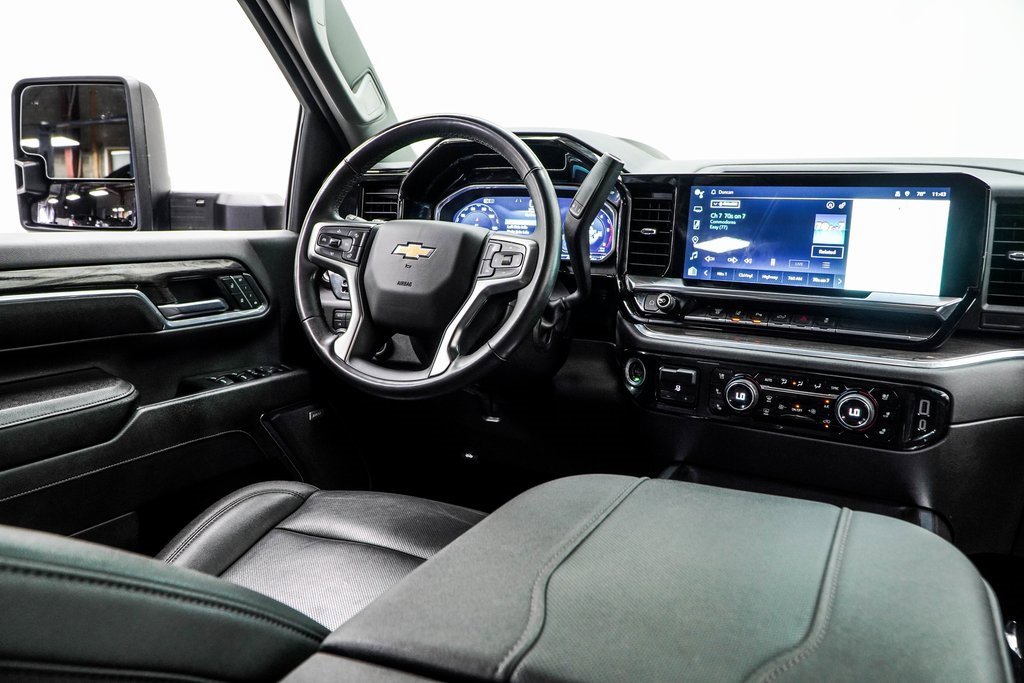 Used 2024 Chevrolet Silverado 3500 LTZ w/ LTZ Premium Package image 18