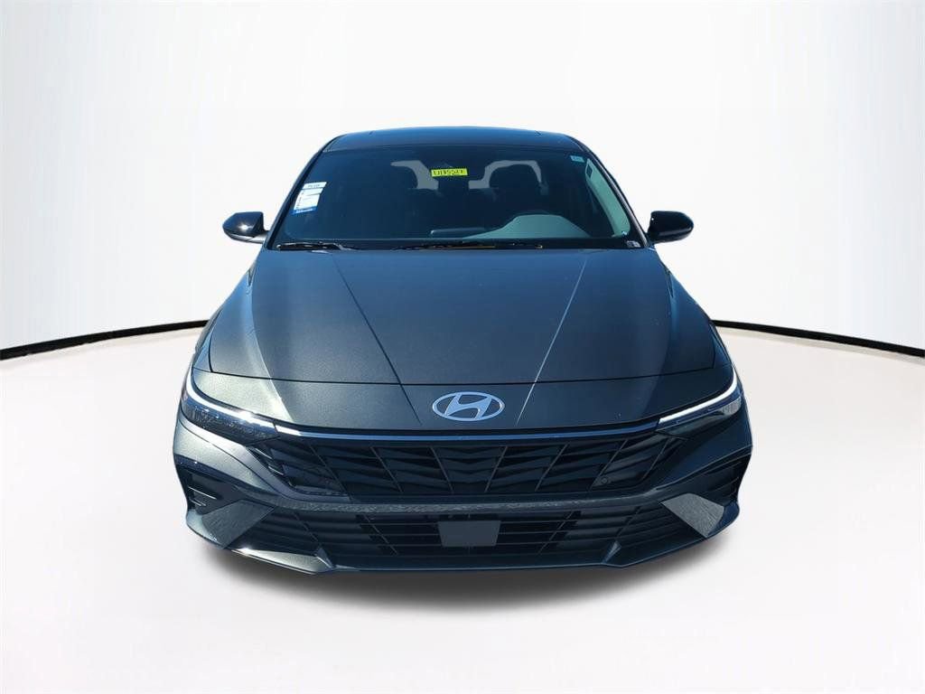 New 2026 Hyundai Elantra SEL Sport image 3