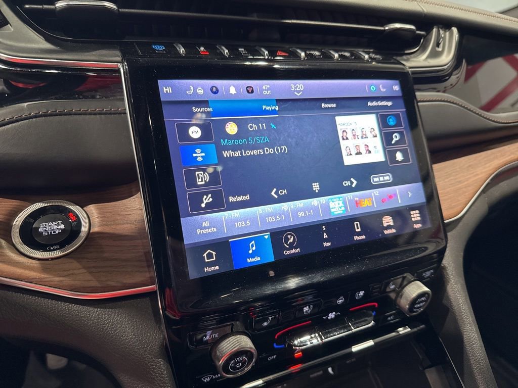 Used 2022 Jeep Grand Cherokee Summit w/ Luxury Tech Group V image 22