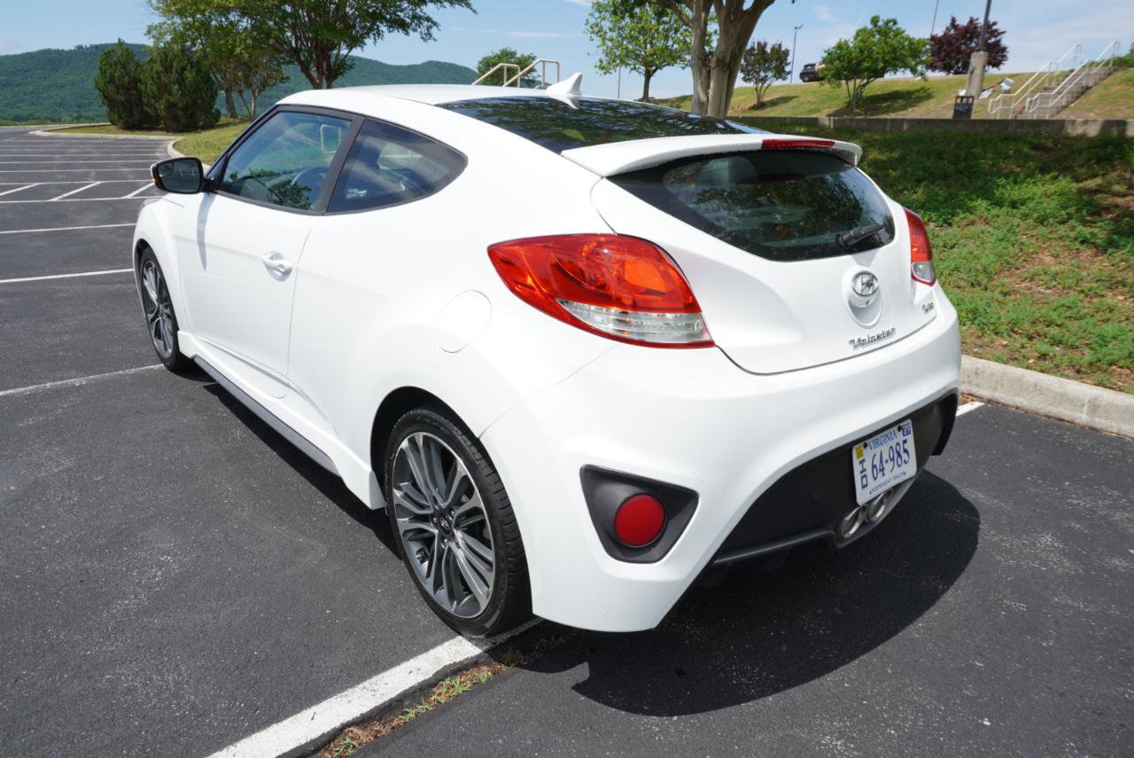 Used 2016 Hyundai Veloster Turbo FWD image 15