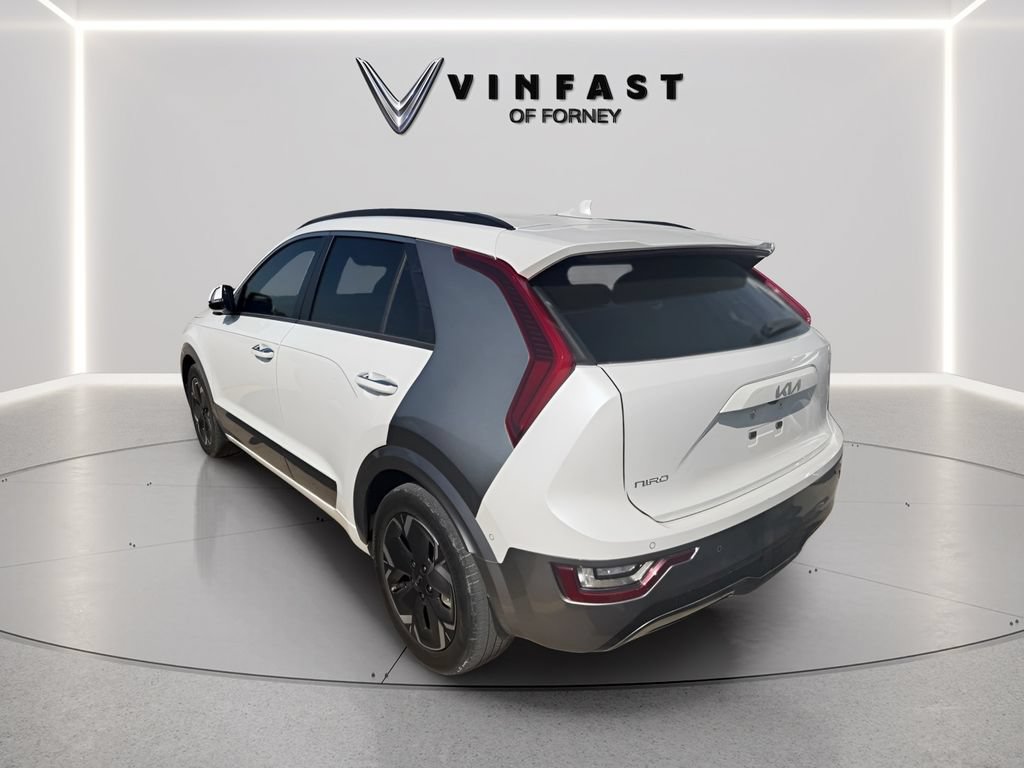 Used 2023 Kia Niro Wave FWD image 2