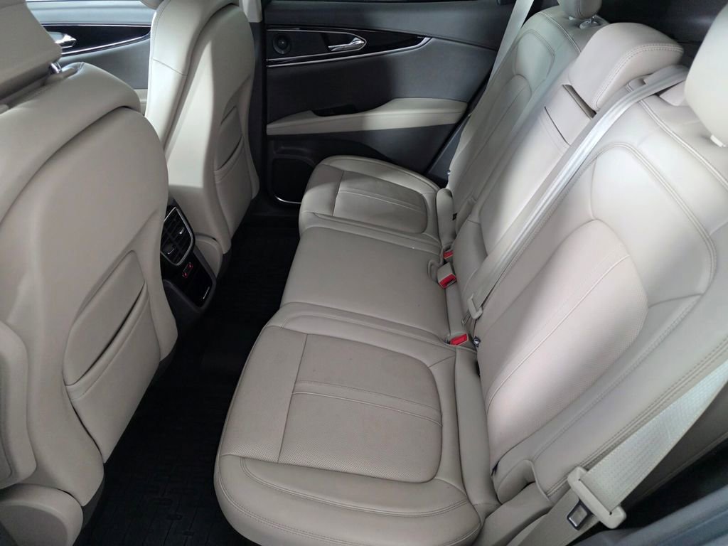 Used 2021 Lincoln Nautilus Reserve w/ Equipment Group 201A image 13