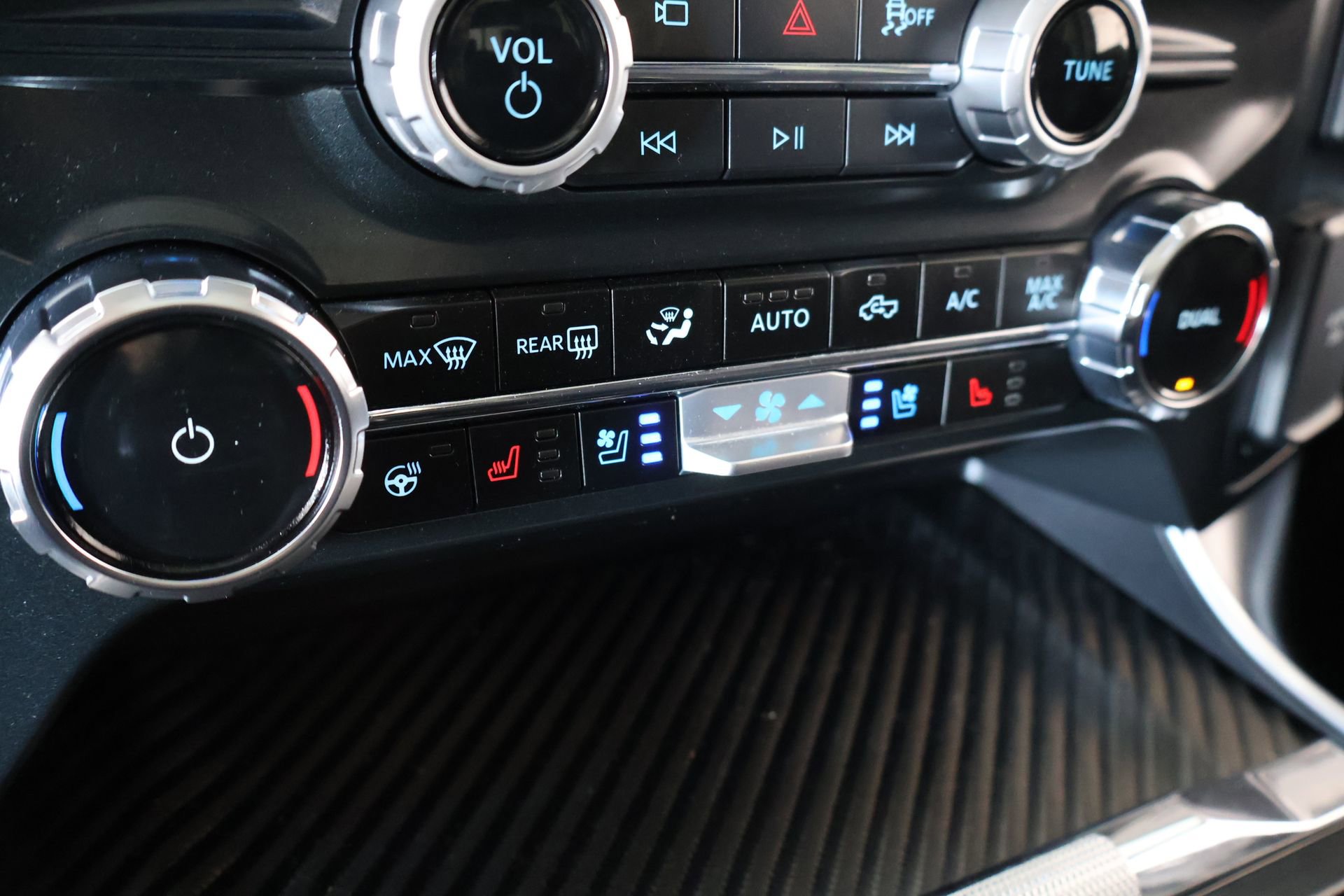 Used 2025 Ford F150 Raptor AWD/4WD image 8