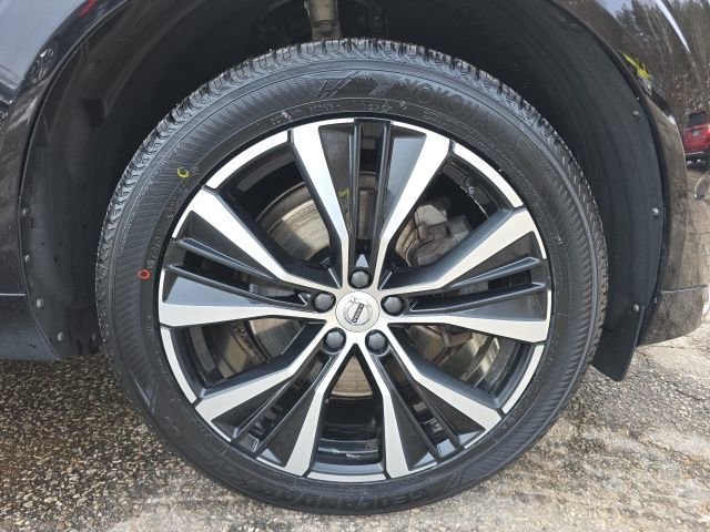 Certified 2023 Volvo XC60 B6 Ultimate w/ Protection Package Premier image 12