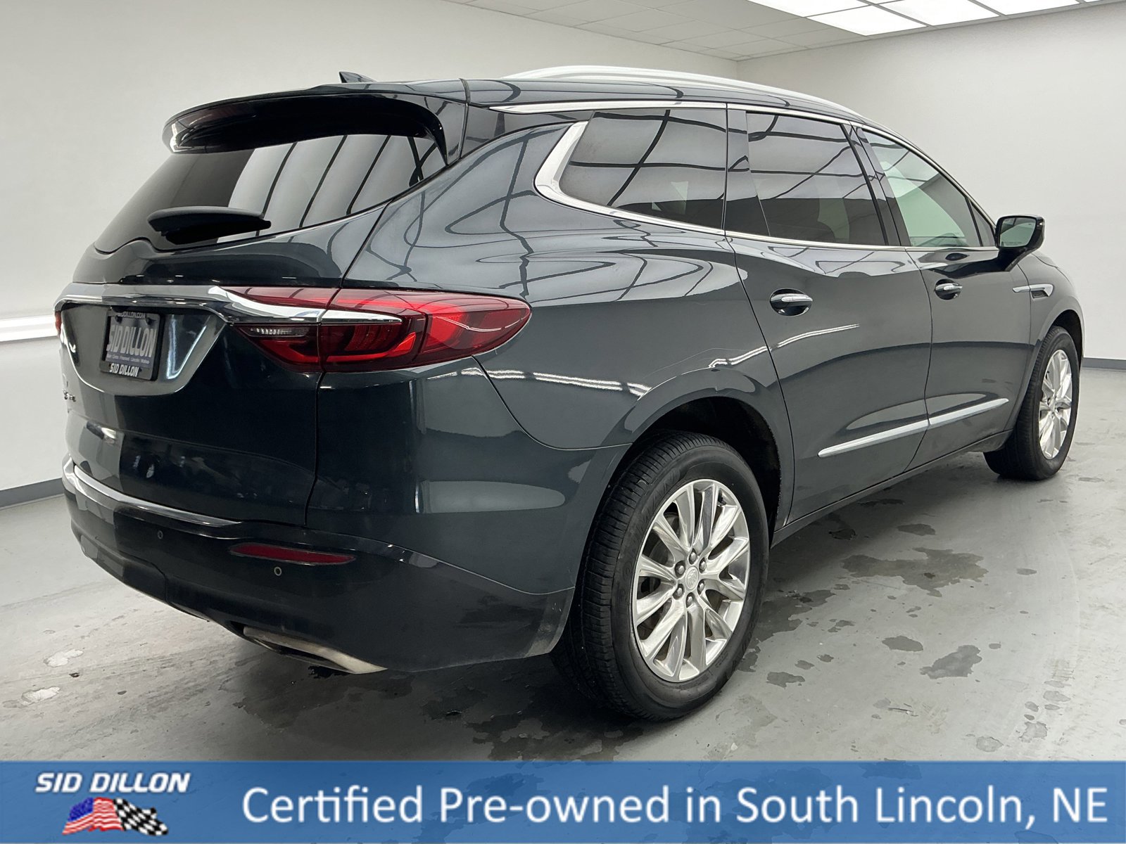 Used 2021 Buick Enclave Premium w/ Sun and Sites Package image 4
