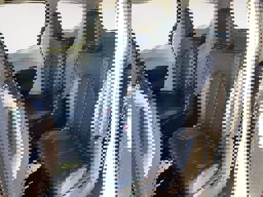 Used 2024 Chrysler Pacifica Select image 12