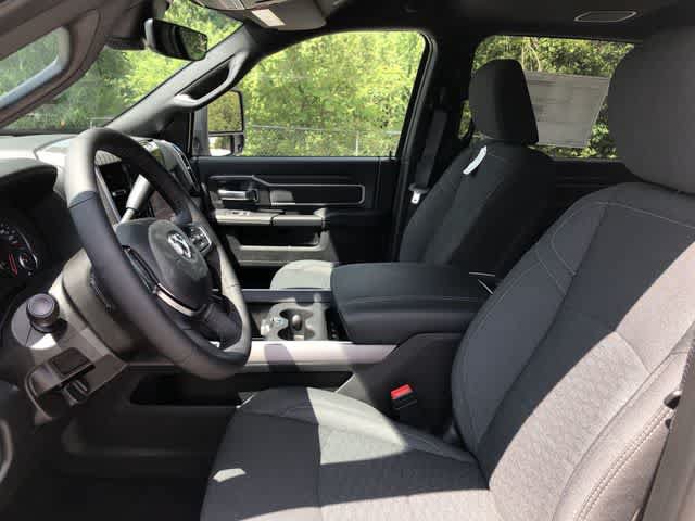 New 2026 RAM 3500 Big Horn AWD/4WD image 18