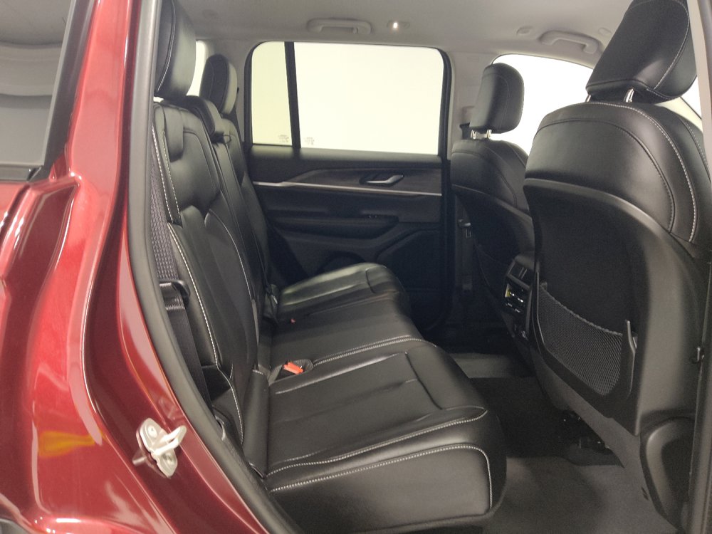 Used 2023 Jeep Grand Cherokee Limited AWD/4WD image 19