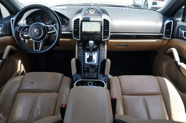 Used 2016 Porsche Cayenne AWD/4WD image 2