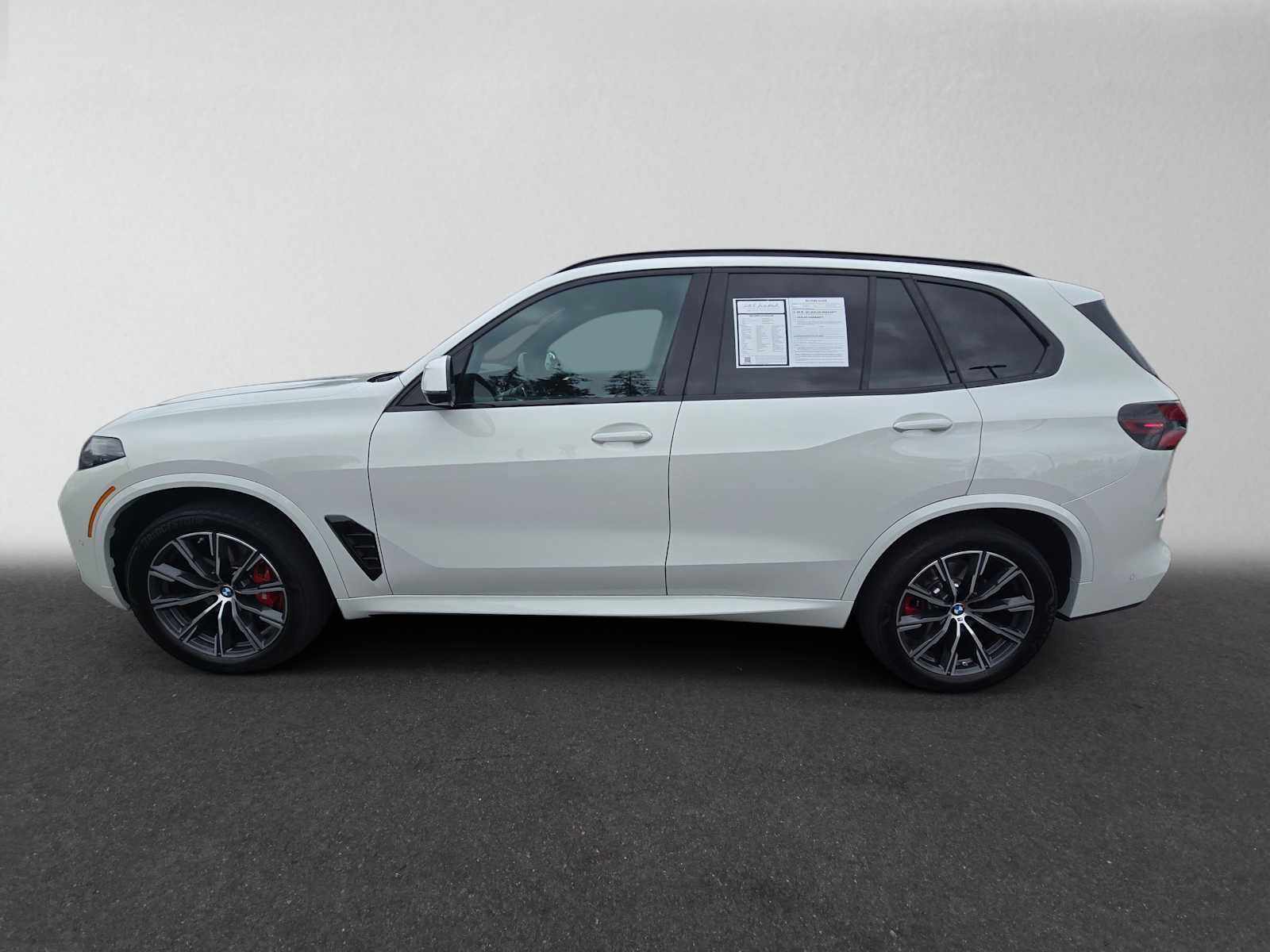 Used 2024 BMW X5 xDrive40i w/ M Sport Package AWD/4WD image 6