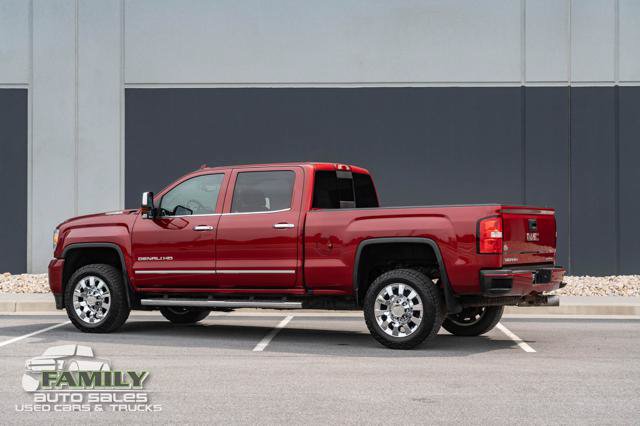 Used 2019 GMC Sierra 2500 Denali w/ Duramax Plus Package AWD/4WD image 5