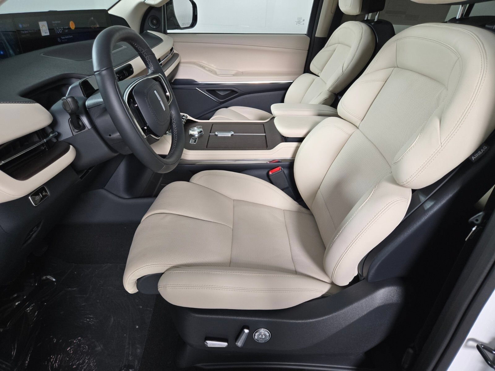 New 2027 Lincoln Navigator Premiere RWD image 12