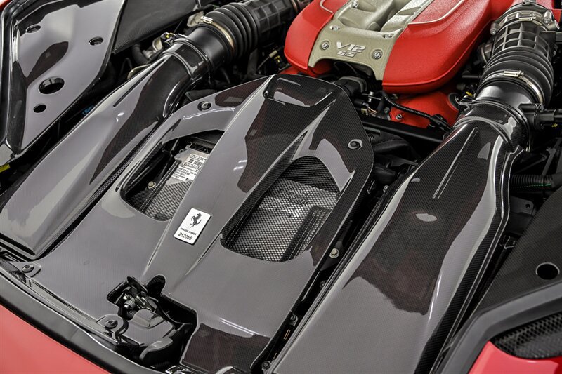 Used 2020 Ferrari 812 Superfast RWD image 22