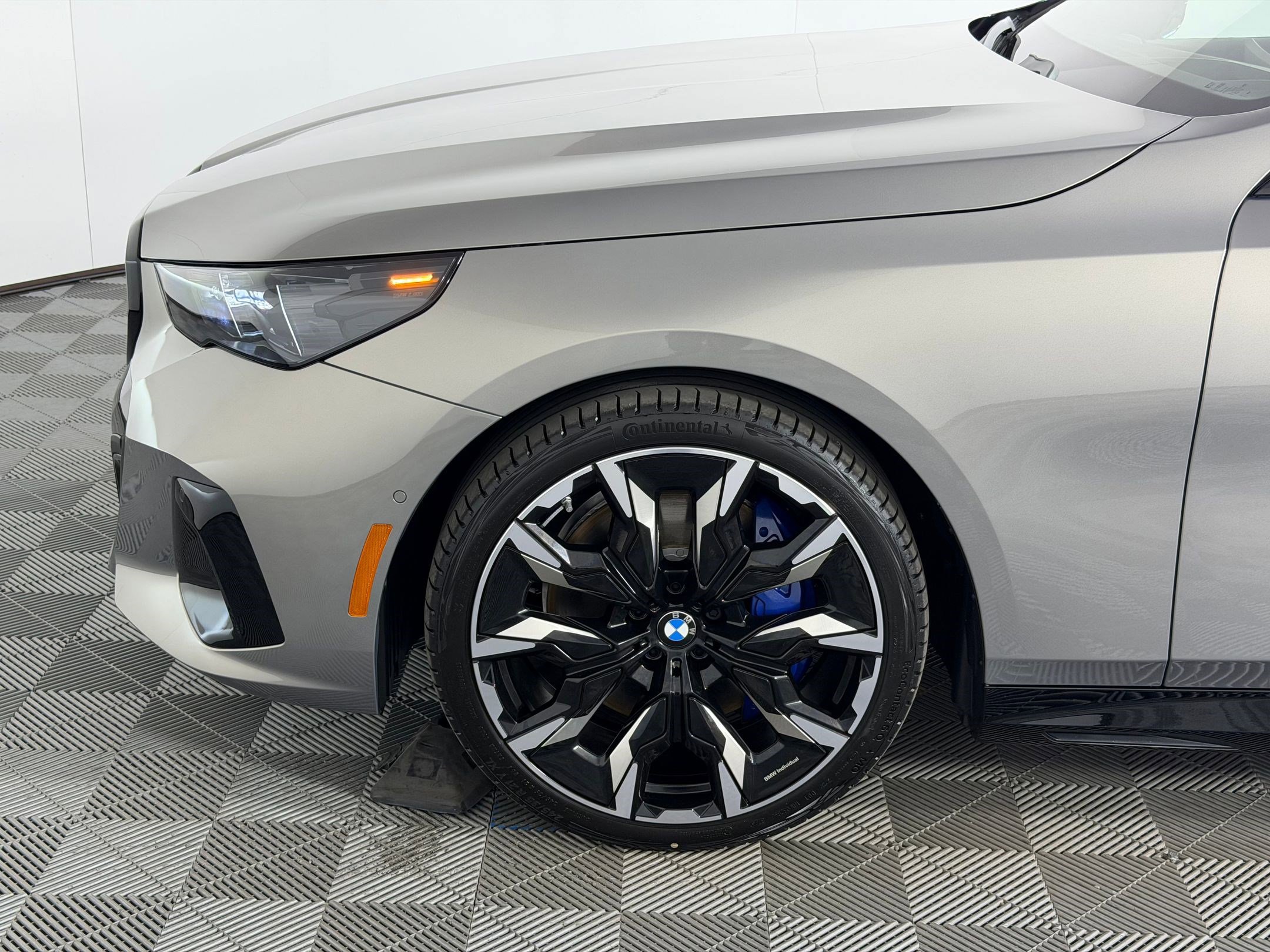 New 2026 BMW 540i xDrive w/ Executive Package image 9