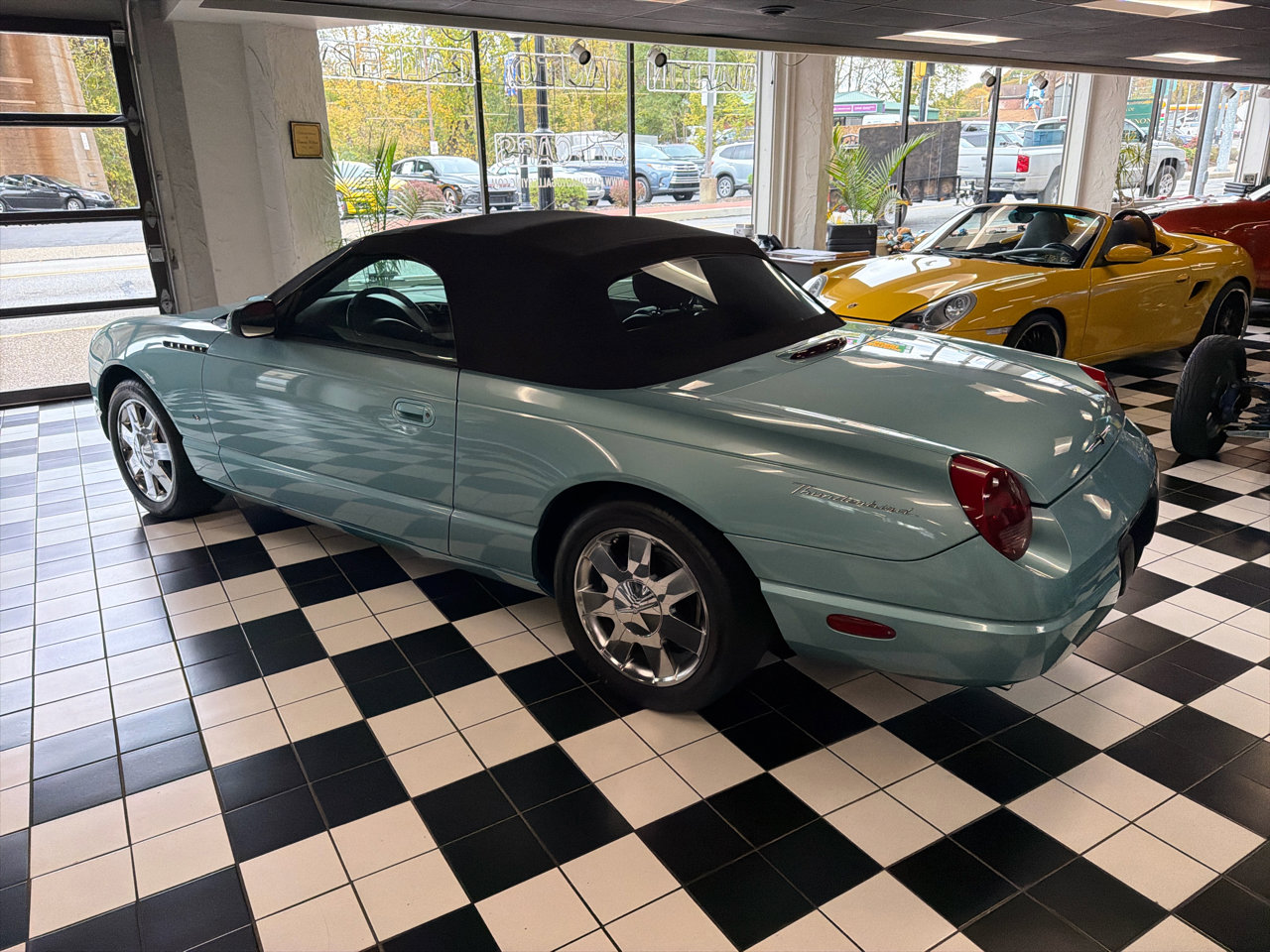 Used 2002 Ford Thunderbird Deluxe image 12