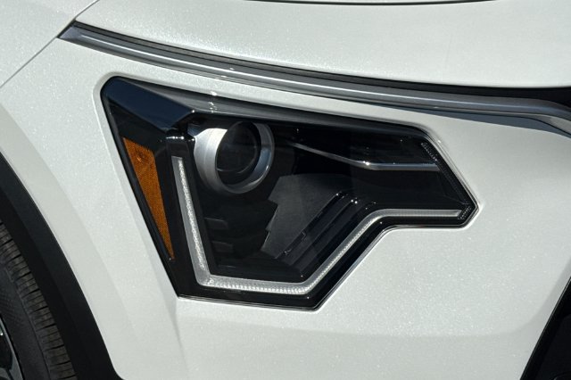 New 2026 Kia Niro LX FWD image 30