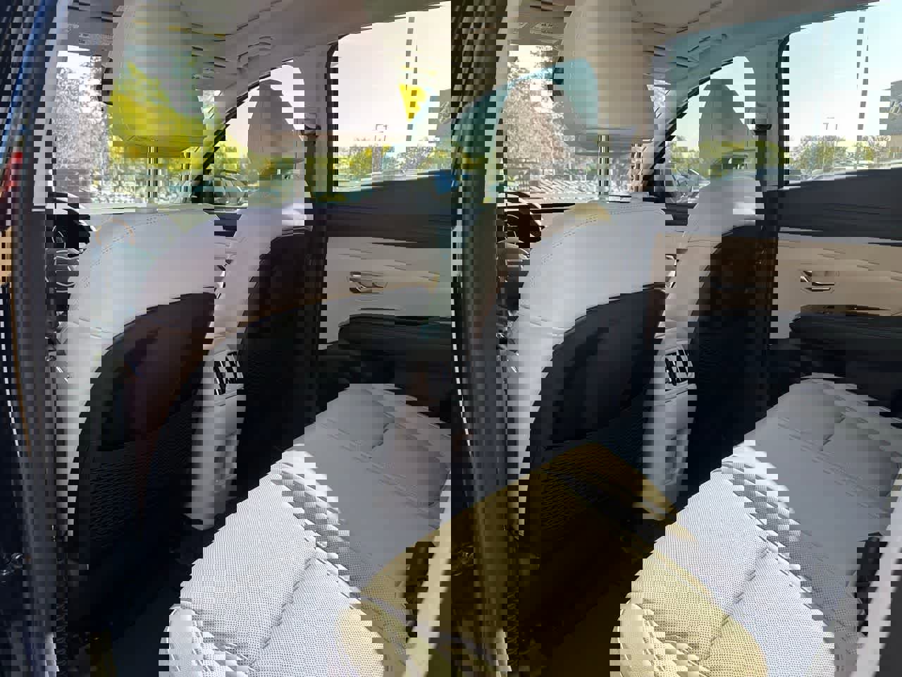 New 2026 Hyundai Tucson Limited image 10