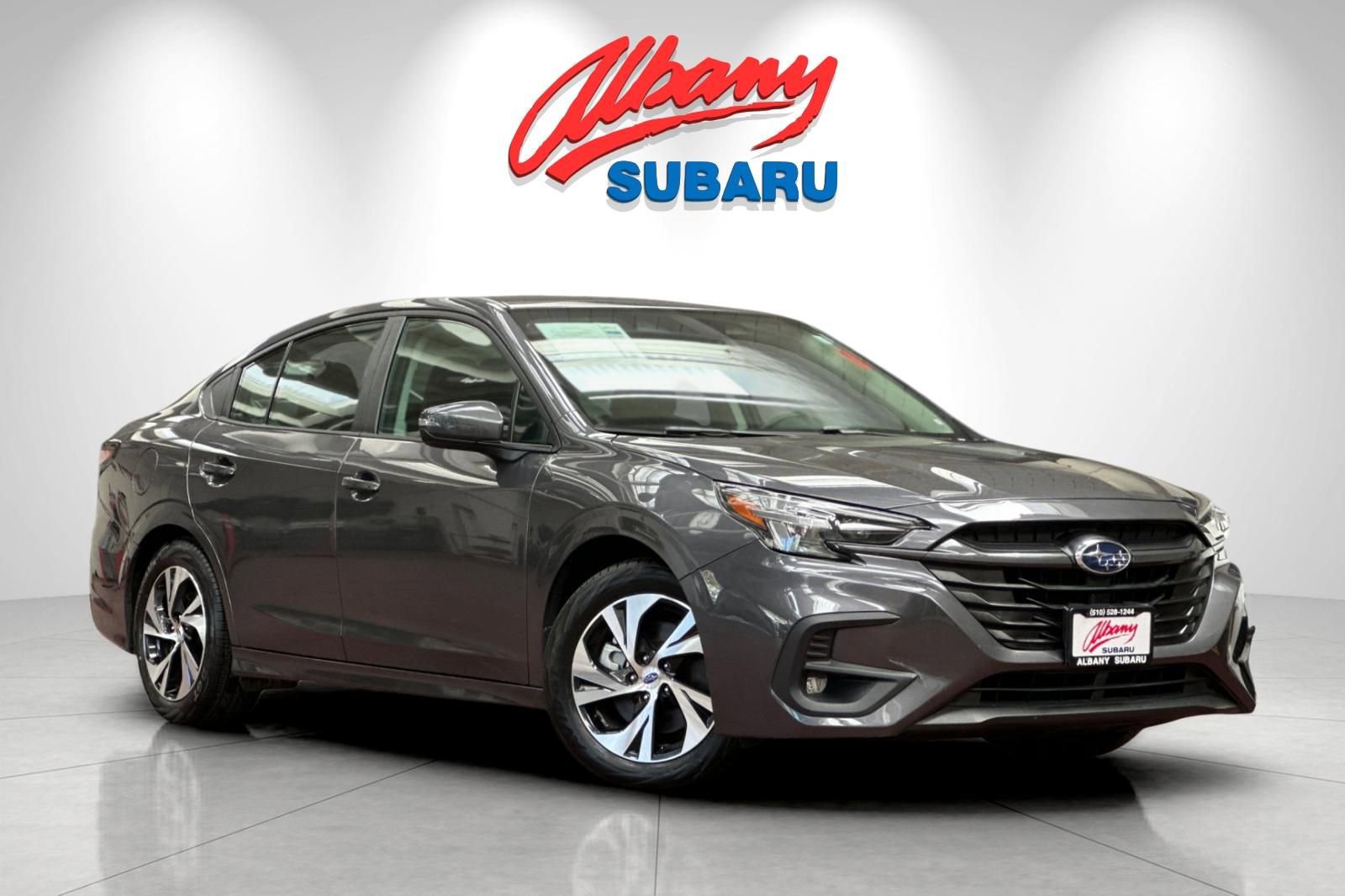 Used 2025 Subaru Legacy Premium AWD/4WD image 2