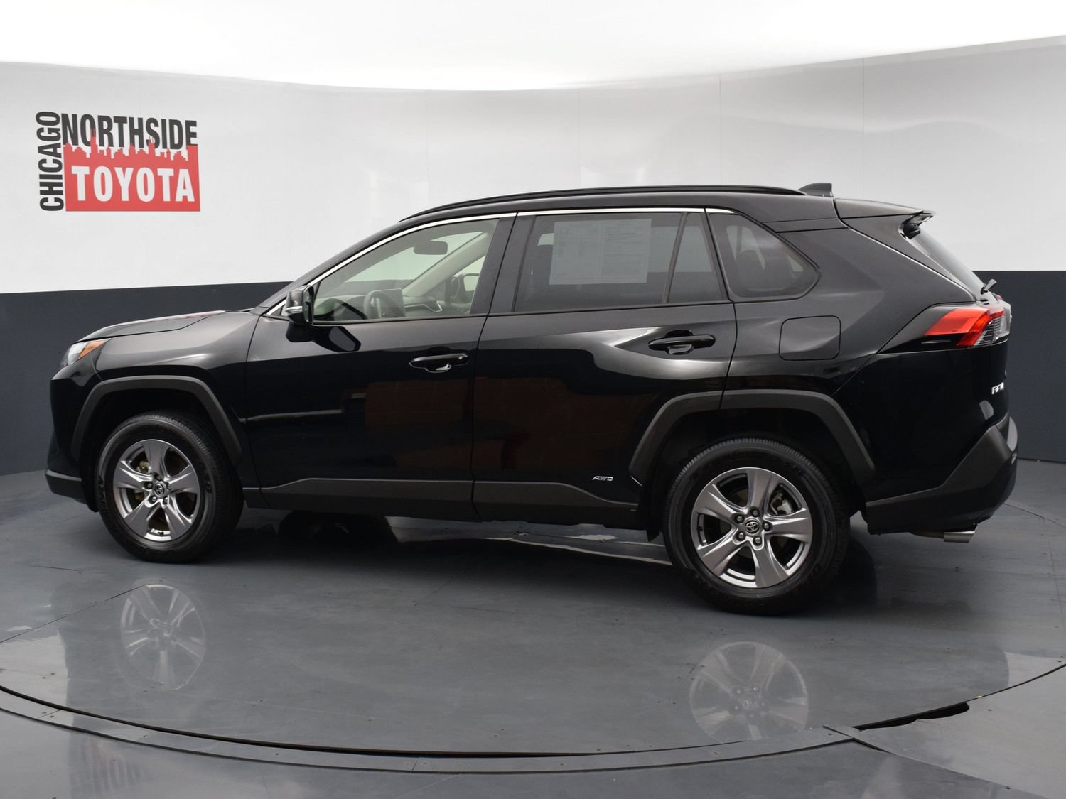 Used 2025 Toyota RAV4 LE AWD/4WD image 2