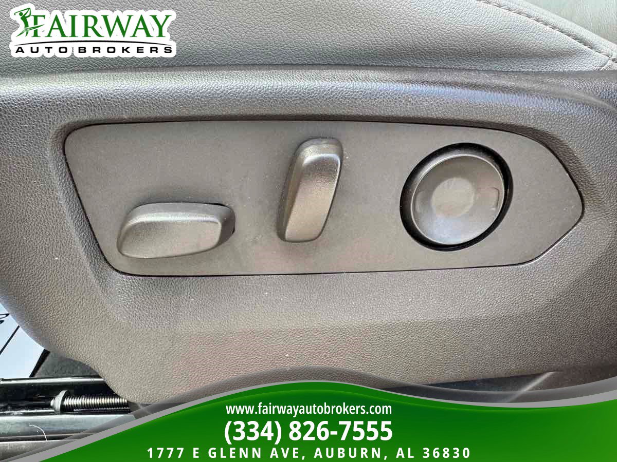 Used 2022 Chevrolet Tahoe LT w/ Luxury Package RWD image 16