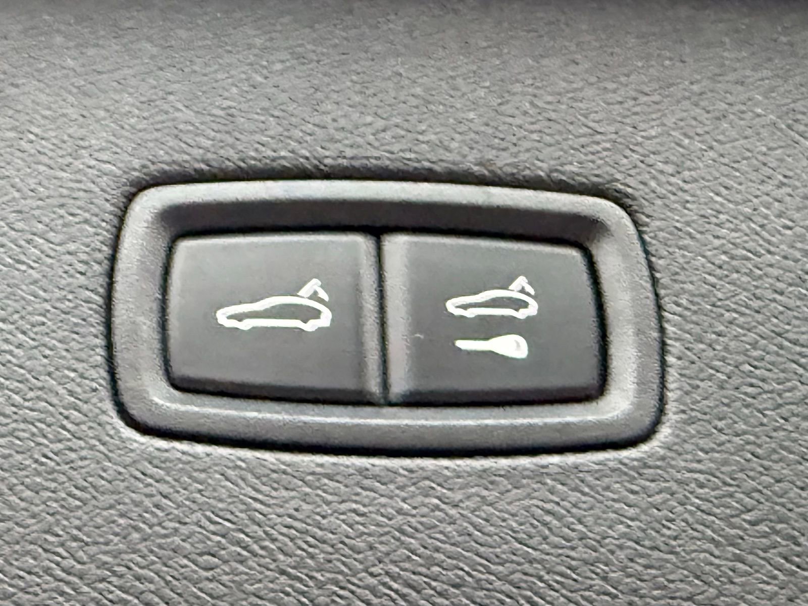 Used 2019 Porsche Cayenne E-Hybrid image 13