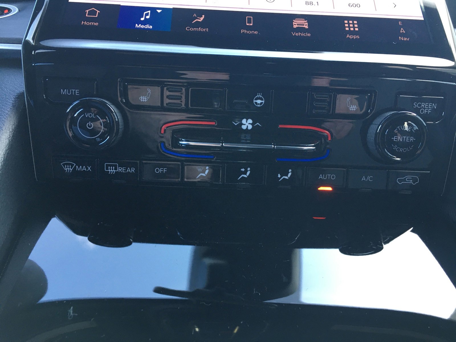 New 2025 Jeep Grand Cherokee L Limited image 25