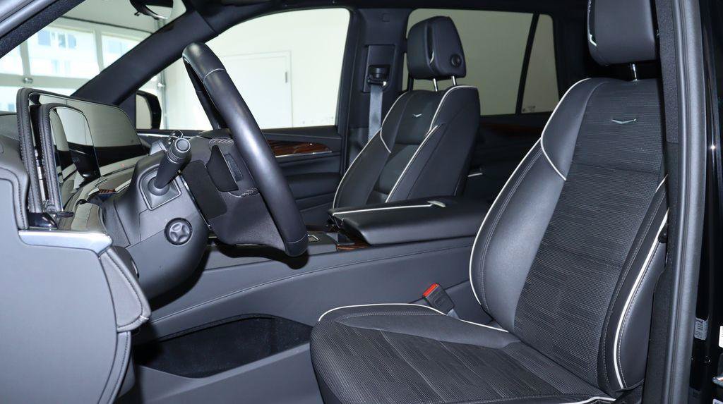 Certified 2024 Cadillac Escalade Premium Luxury w/ Performance Package AWD/4WD image 26