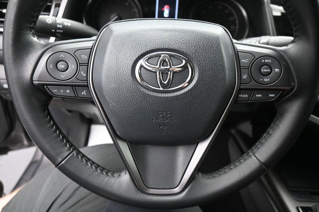 Used 2021 Toyota Camry SE FWD image 16