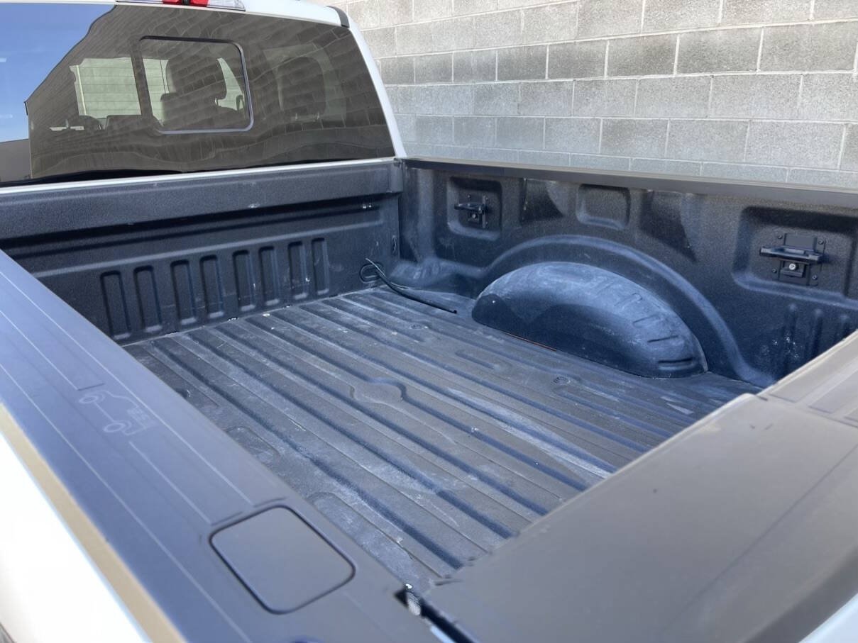 Used 2023 Ford F350 Lariat w/ Lariat Ultimate Package AWD/4WD image 9