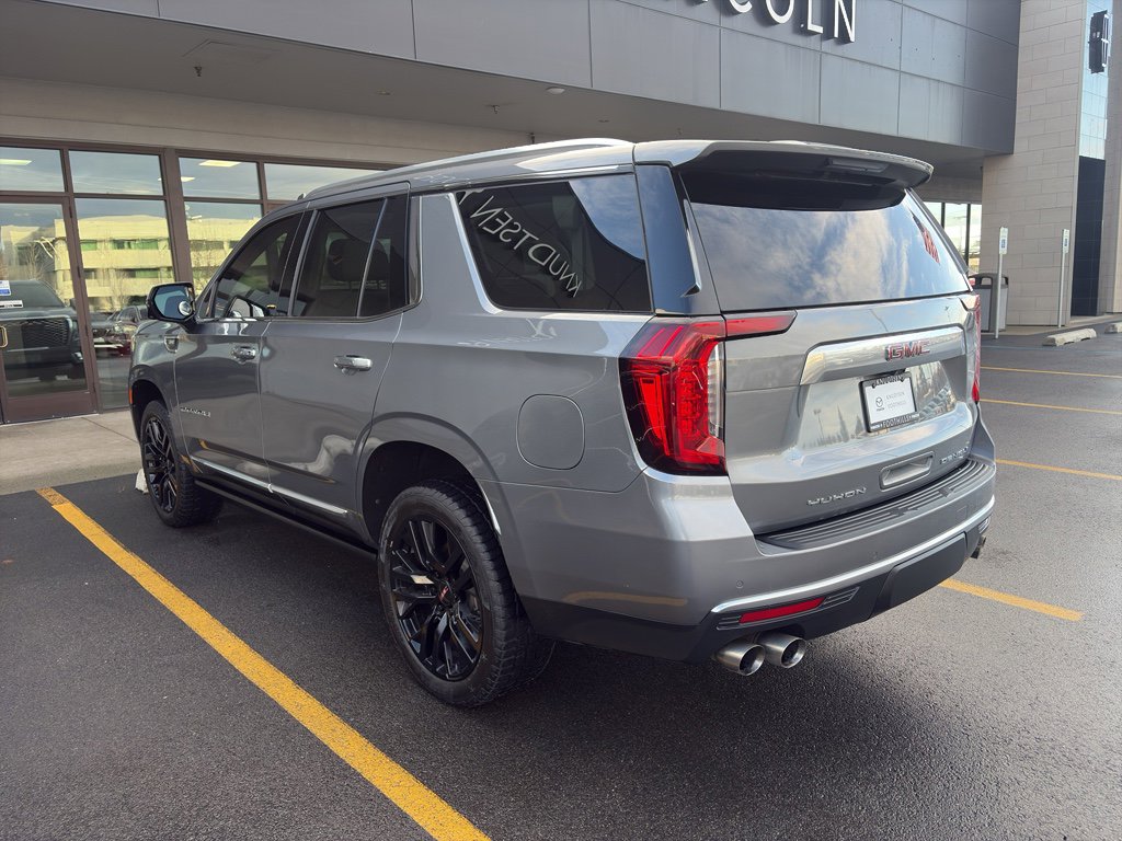 Used 2022 GMC Yukon Denali w/ Denali Premium Package image 5