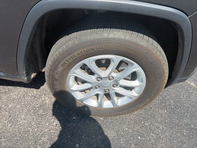 Used 2021 Jeep Grand Cherokee Laredo AWD/4WD image 16