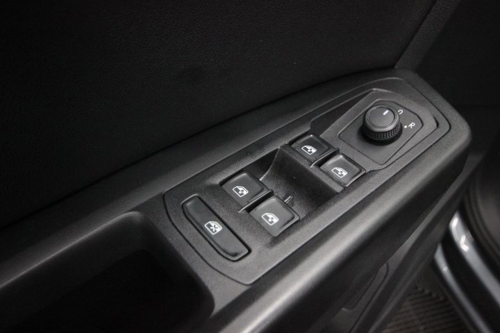 Used 2021 Volkswagen Atlas SE w/ Towing Package image 12