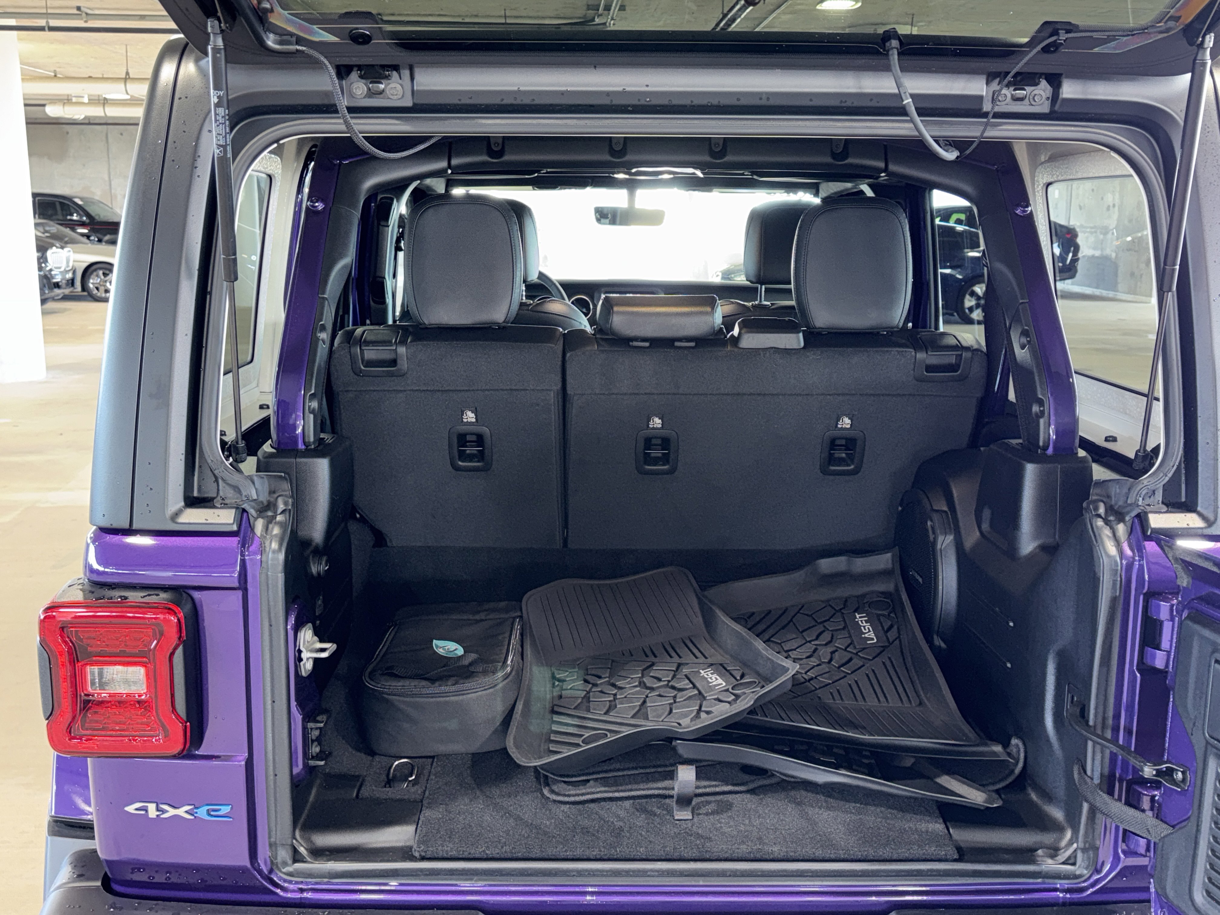 Used 2023 Jeep Wrangler Sahara image 14