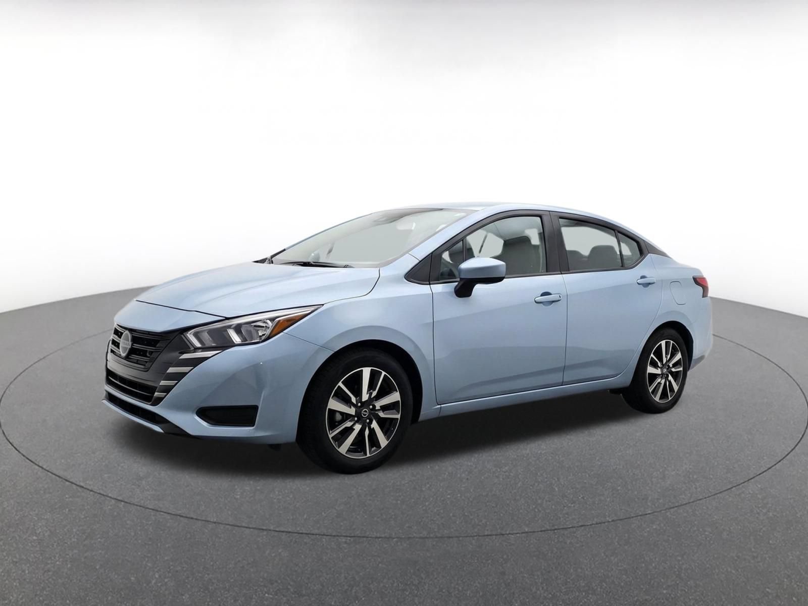 Used 2025 Nissan Versa SV FWD image 3