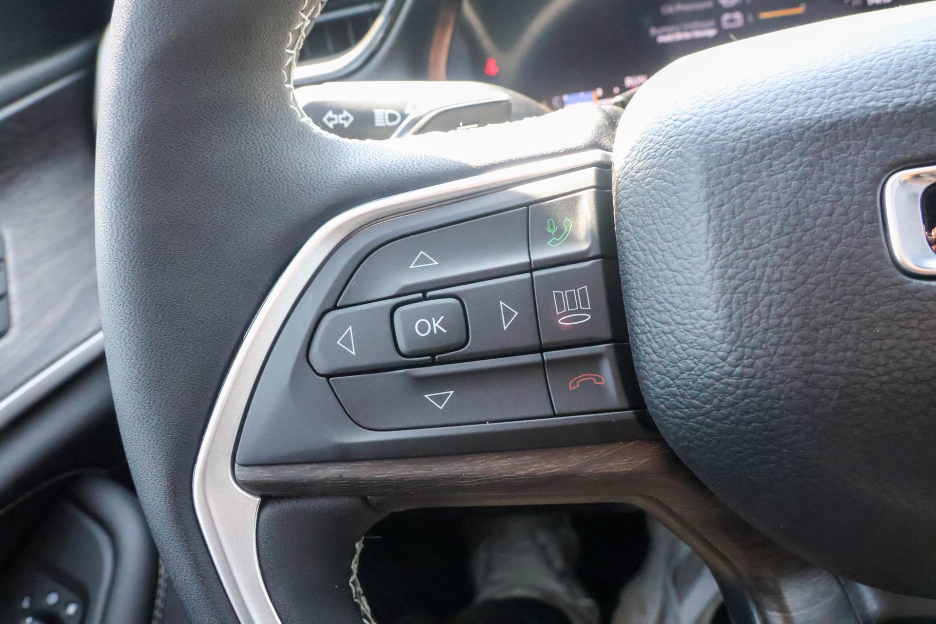 New 2027 Jeep Grand Cherokee Limited AWD/4WD image 25