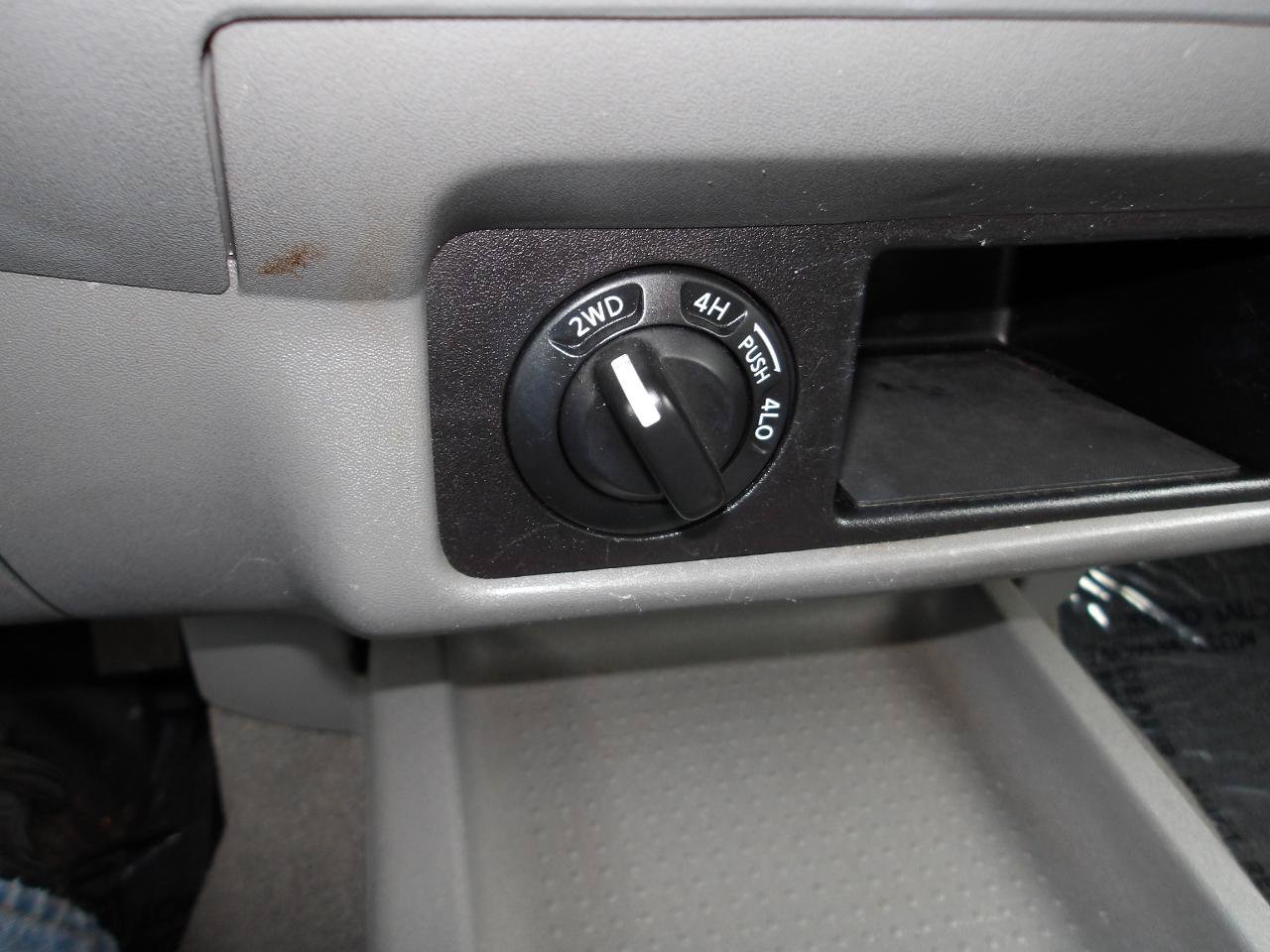 Used 2008 Nissan Frontier LE w/ Tow Hitch Pkg AWD/4WD image 18