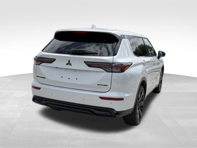 New 2026 Mitsubishi Outlander LE FWD image 5