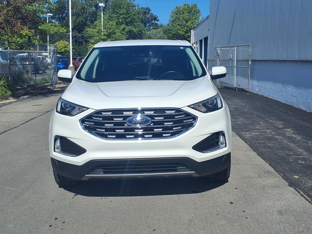 Certified 2022 Ford Edge SEL w/ Convenience Package image 2