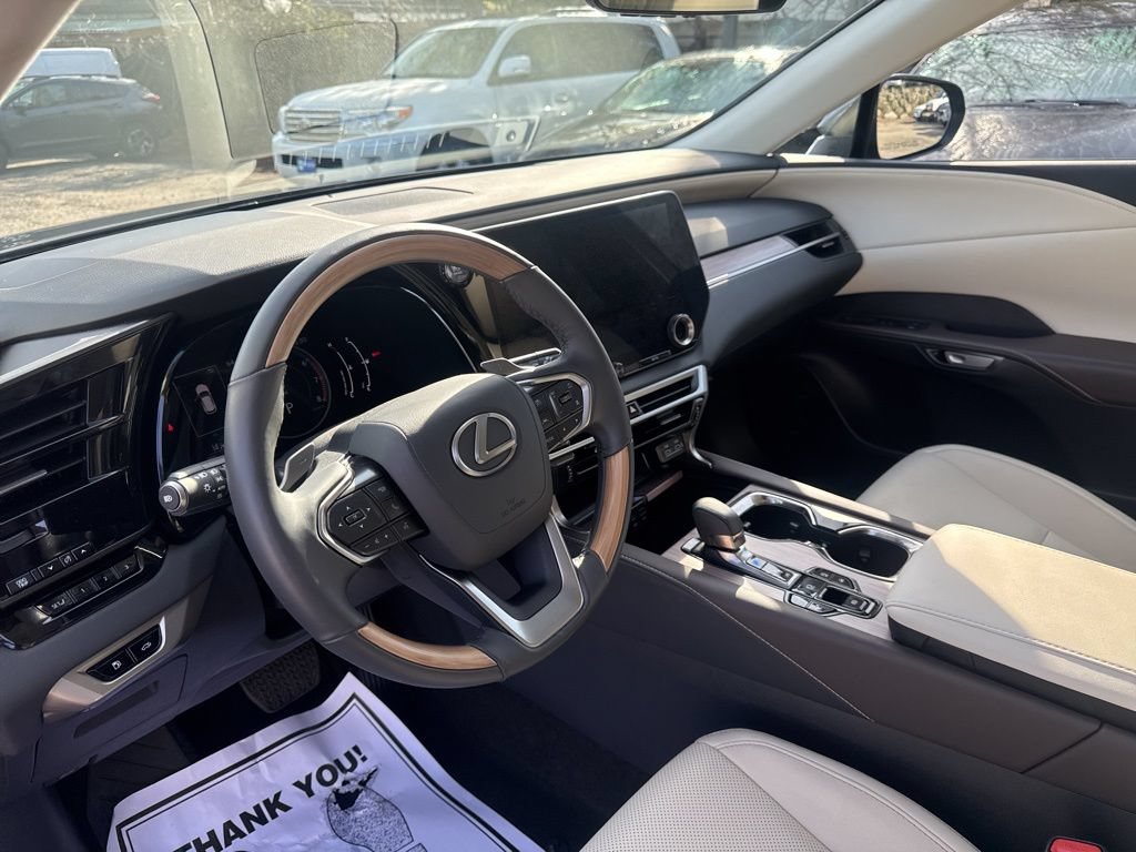 Used 2024 Lexus RX 350 Premium w/ Accessory Package (Z1) AWD/4WD image 16