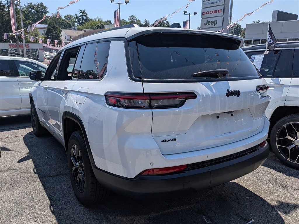 Used 2025 Jeep Grand Cherokee L Altitude image 9