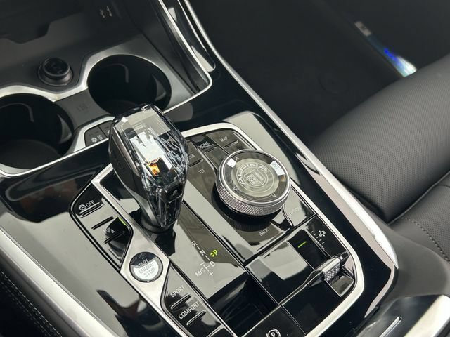 New 2026 BMW ALPINA XB7 AWD/4WD image 22