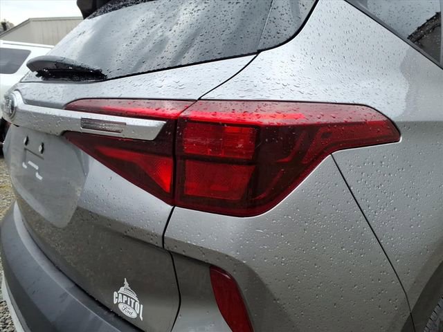 Used 2021 Kia Seltos LX image 12