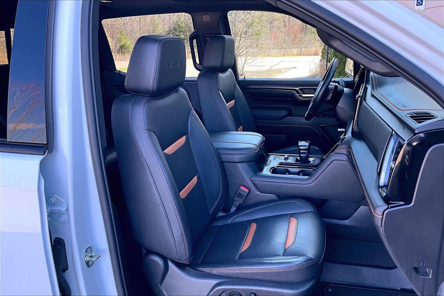 Used 2023 GMC Sierra 1500 AT4 w/ AT4 Premium Package AWD/4WD image 8