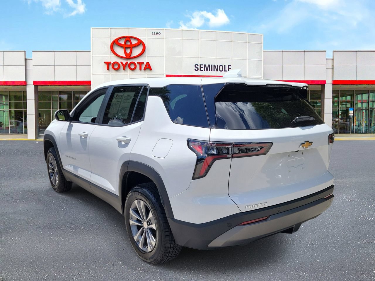 Used 2026 Chevrolet Equinox LT FWD image 4