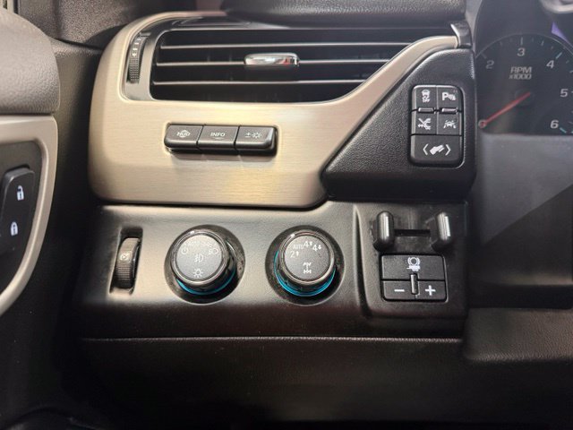 Used 2020 GMC Yukon Denali w/ Denali Ultimate Black Edition AWD/4WD image 14