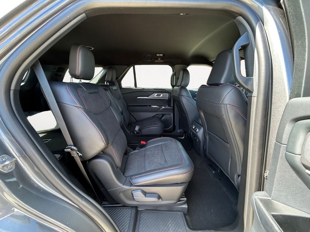 Used 2025 Ford Explorer ST AWD/4WD image 11