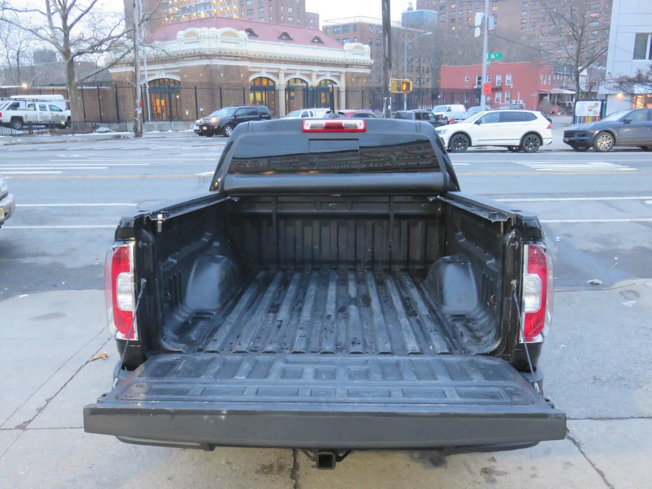 Used 2016 GMC Canyon SLE w/ All Terrain Package AWD/4WD image 11