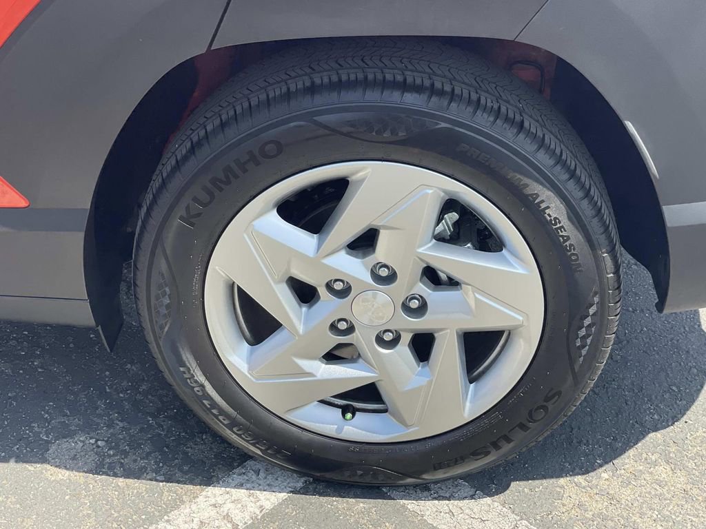 Certified 2025 Hyundai Kona SE FWD image 30