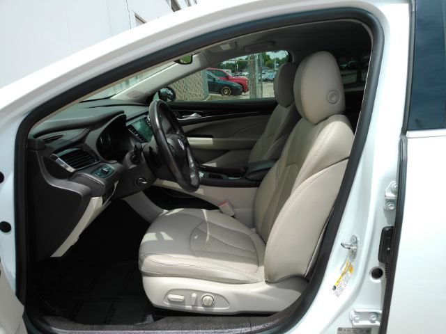 Used 2017 Buick LaCrosse Essence FWD image 14