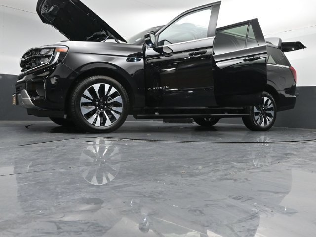 Certified 2025 Ford Expedition Max Platinum w/ Driver's Package AWD/4WD image 53